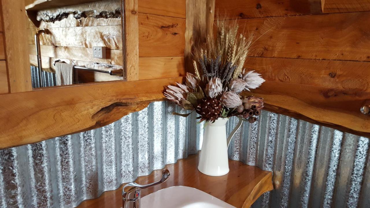 Rustic Hut Bush Retreat Bed and Breakfast Penguin Buitenkant foto