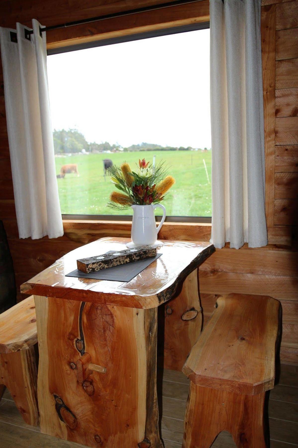 Rustic Hut Bush Retreat Bed and Breakfast Penguin Buitenkant foto