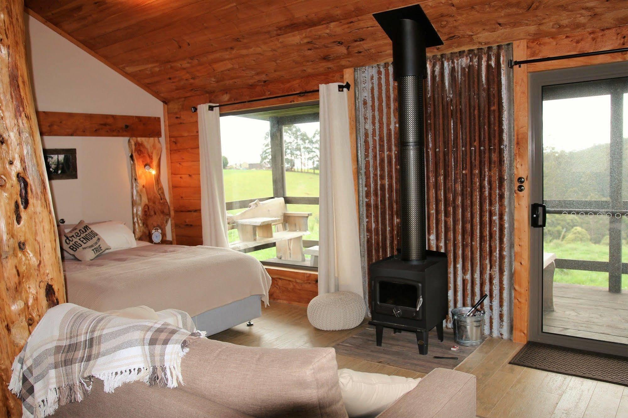 Rustic Hut Bush Retreat Bed and Breakfast Penguin Buitenkant foto