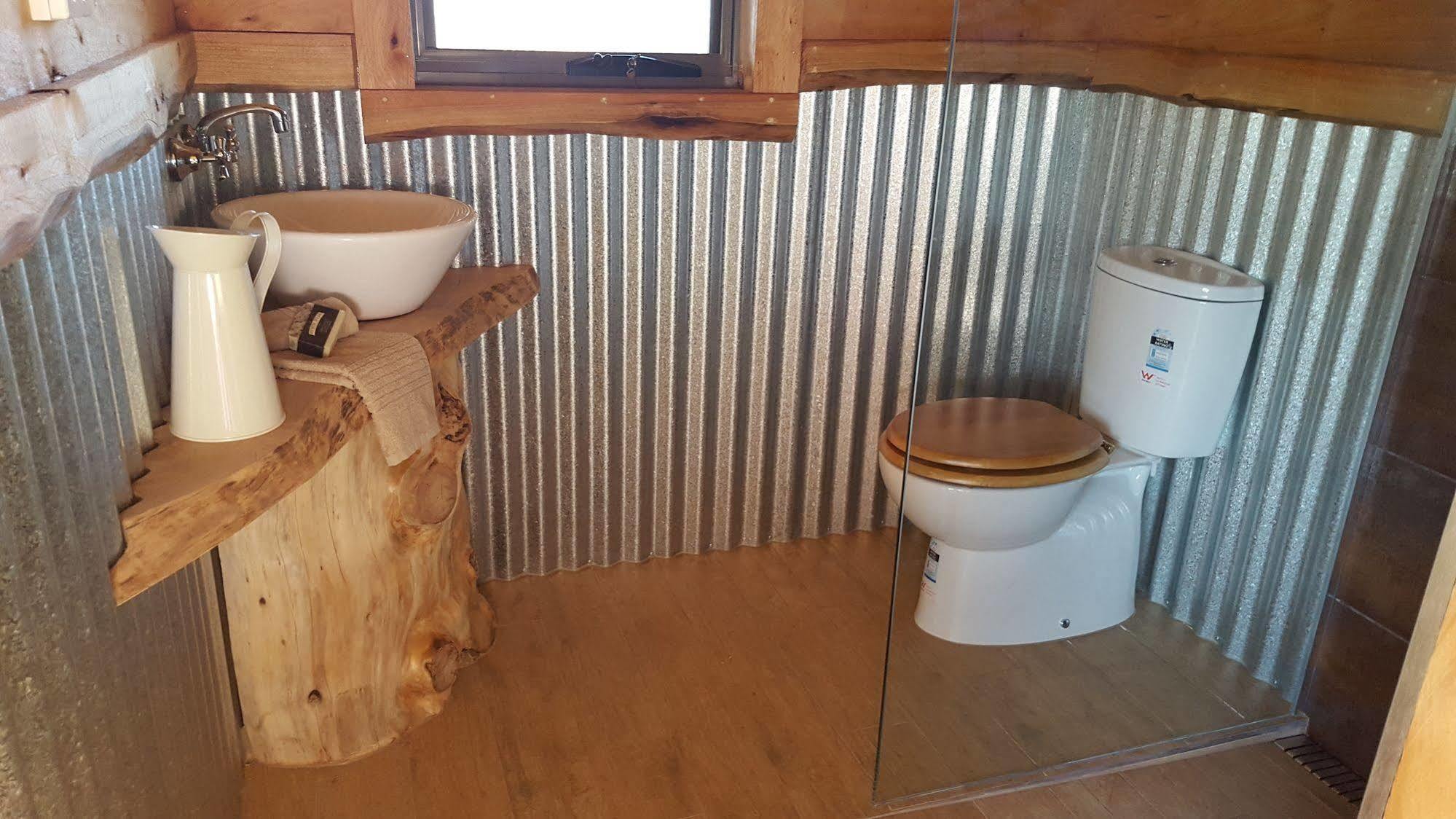 Rustic Hut Bush Retreat Bed and Breakfast Penguin Buitenkant foto