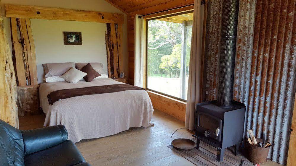 Rustic Hut Bush Retreat Bed and Breakfast Penguin Buitenkant foto