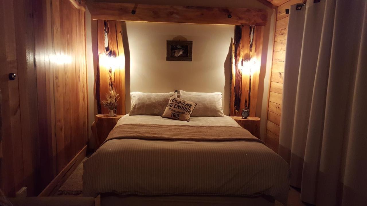 Rustic Hut Bush Retreat Bed and Breakfast Penguin Buitenkant foto